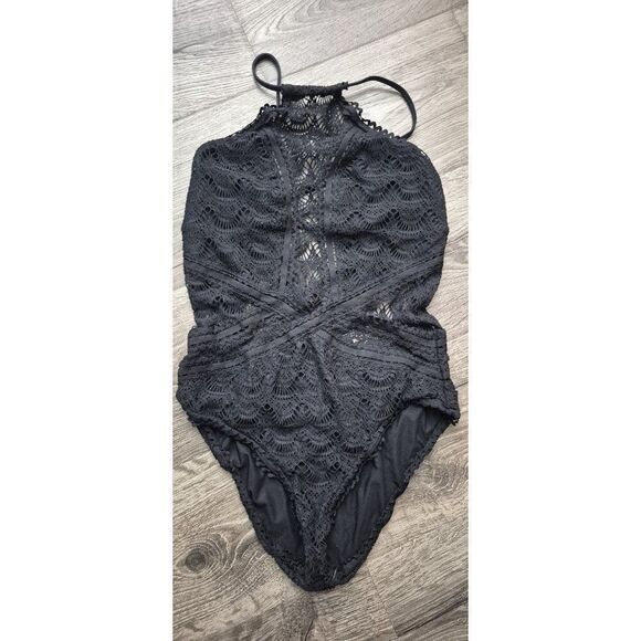 BECCA Color Play Crochet High Neck One-piece Bathingsuit Women's Size Medium - Picture 3 of 8